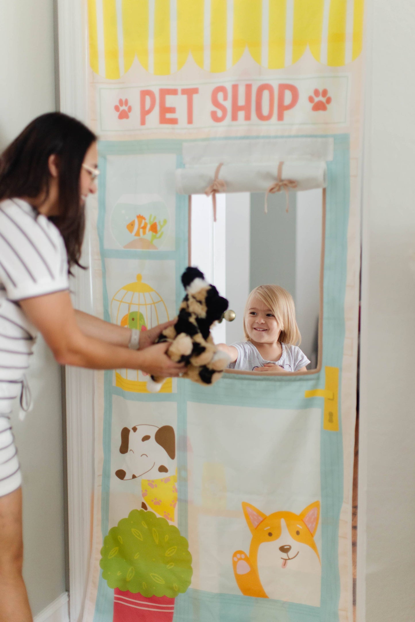 Pretend Play Set - Pet Shop & Groomer Storefront